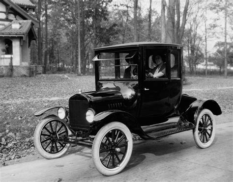 By 1920, Ford drivers started having more options, like this Ford Model-T Coupe | Ford models ...