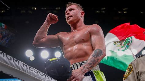 Canelo Alvarez dominates Callum Smith to capture super middleweight titles