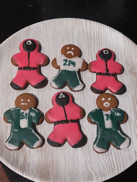 I made squid game gingerbread cookies! : r/squidgame