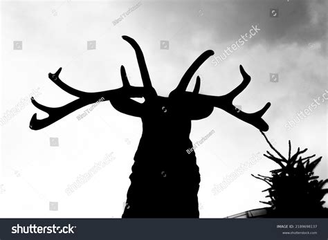 Black White Deer Silhouette Stock Photo 2189698137 | Shutterstock