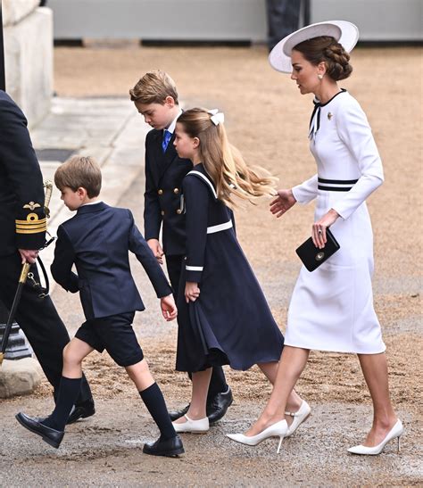 Kate Middleton, Princess Charlotte coordinate outfits at Trooping the ...