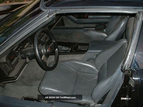 1986 Chevy Corvette Black W / Gray Interior