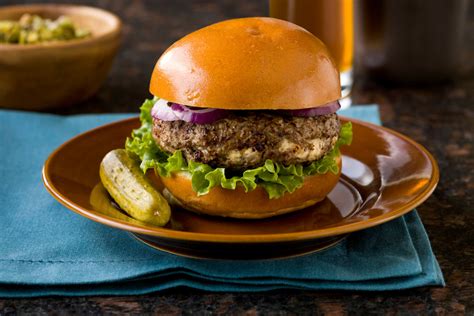 Burgers with Cream Cheese and Sun-dried Tomato Filling - Challenge Dairy