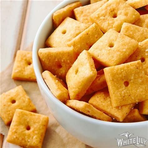 Homemade Cheddar Cheese Crackers - melissassouthernstylekitchen.com