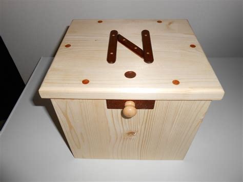 Wooden money-box - by mariva57 @ LumberJocks.com ~ woodworking community