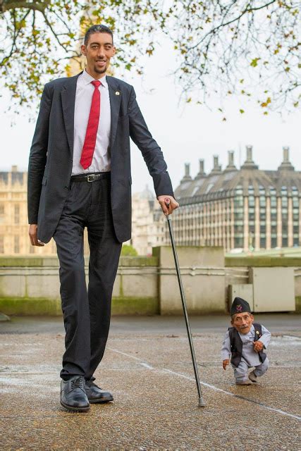 Photos: Tallest Man In The World Meets World ’ S Shortest Man In London ...