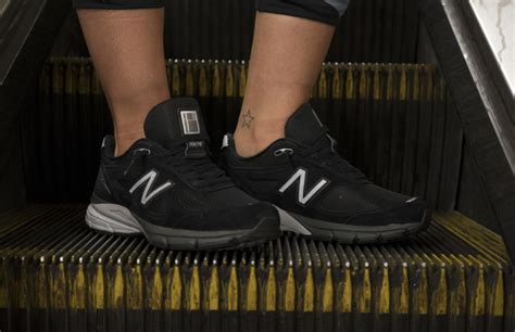 New Balance 990v4 "Black" | Complex