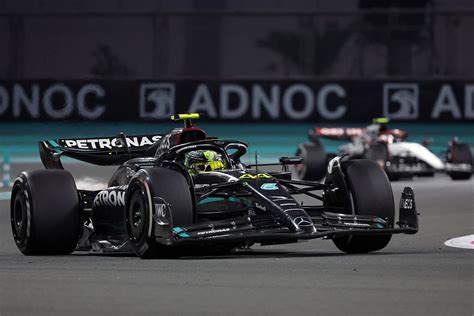 Mercedes F1 cambiará "todos los componentes" de su coche para 2024