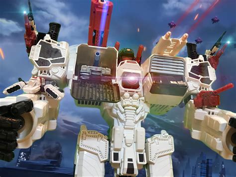 “Metroplex heeds the call of the last prime.” : r/transformers