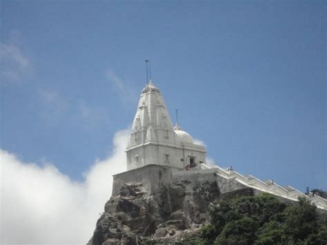 Parasnath Hill – completing the revered pilgrimage with Jal Mandir, Madhuban and more temples ...