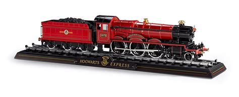 The Noble Collection Hogwarts Express Die cast Train Model and Base | Model trains, Hogwarts ...