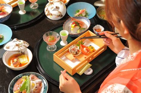 Japanese Dining Etiquette