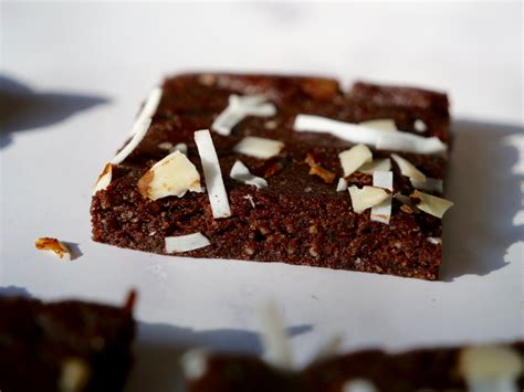 No-Bake Chocolate Date Bars (V, GF) - Creatively Delish