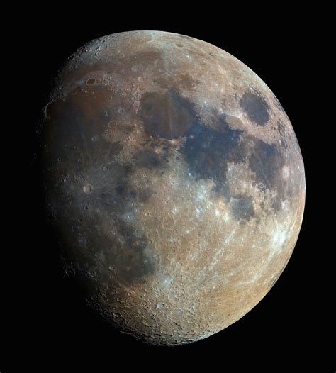 Amazing hi-res photo of moon surface (photo) | protothemanews.com