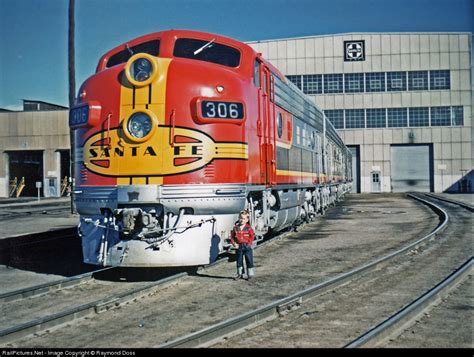 Why were some Santa Fe units painted blue or yellow, like the one in the picture? : r/trains