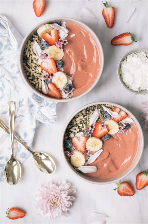 My Updated Morning Smoothie Bowl | The Blondielocks | Life + Style