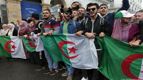 Algerians demand removal of all vestiges of Bouteflika regime : Peoples Dispatch