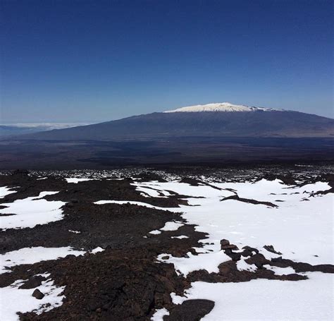 Hawaii's snow-covered volcanoes - Stunning snow-blanketed Hawaii - Pictures - CBS News