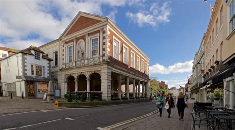 Windsor Guildhall in Windsor City Centre | Expedia.co.uk