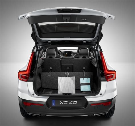 Volvo XC40 (2017) International Launch Review - Cars.co.za