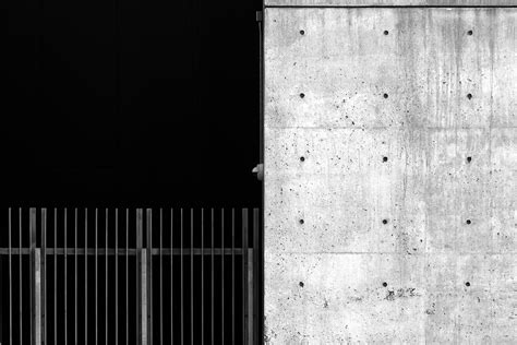 20141015. Concrete wall meets metal fence and void. Minimal Aesthetic 44. | vikpahwa.com