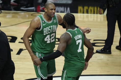 White's putback as time expires lifts Celtics past Heat, forces Game 7 in East finals | WBUR News