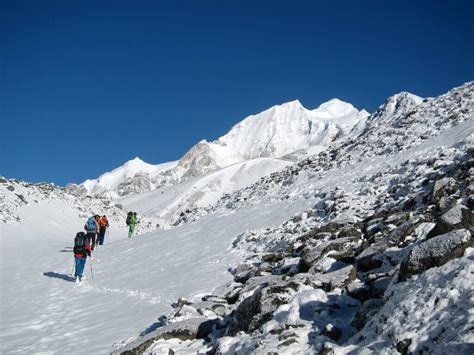 Annapurna Circuit Trek from Pokhara 17 Days - 2021/2022, Cost, Itinerary and Map - Nepal Trek Routes