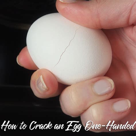 How to Crack an Egg One-Handed | Mrs Kringle's Kitchen