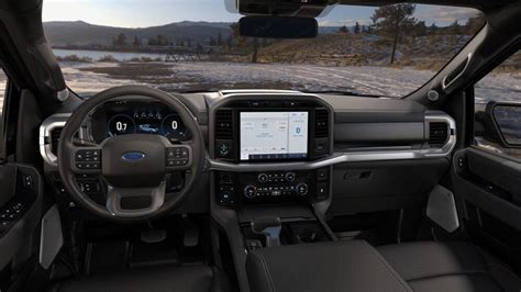 2023 Ford F-150 Lariat Crew Cab 4×4 interior – Lockhart Automotive