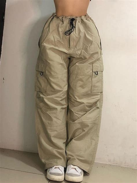 Cargo Pants Beige, Baggy Cargo Pants Outfit, Parachute Pants Outfit ...