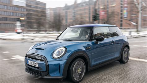 Preview: 2022 Mini Cooper SE electric hatch receives new look