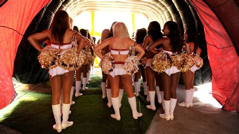 Washington Redskins Cheerleaders Describe Topless Photo Shoot and Uneasy Night Out - The New ...