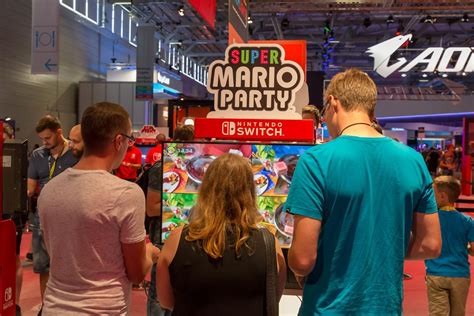 Mario Kart Live mit Nintendo Switch: Bis zu 4 Spieler können gemeinsam um das Haus rennen ...