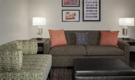 Rooms at Embassy Suites Hotel near Philadelphia Airport