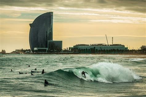 surf w | Surfing, Barceloneta beach, Surf life