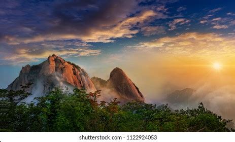 Bukhansan National Park Clouds Fog Sunrise Stock Photo 1122924053 | Shutterstock