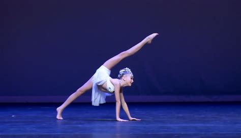 Dance Moms Dancers, Dance Moms Girls, People Dancing, Girl Dancing, Dance Moms Brynn Rumfallo ...