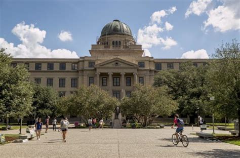 Academic Plaza – TAMU Physics & Astronomy