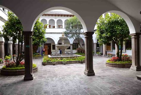 Palacio de Carondelet (Presidential Palace in Quito, Ecuador) - Nomadic Niko