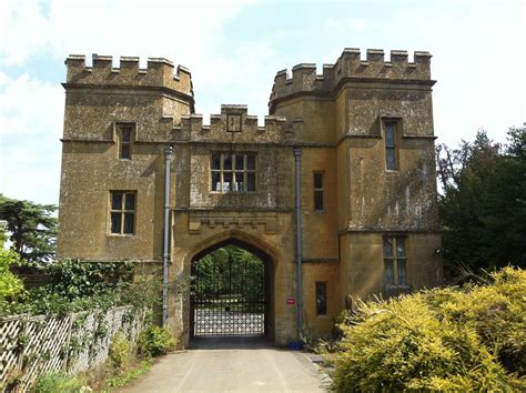 Gatehouse ........ | Castle house, Modern castle, Facade house