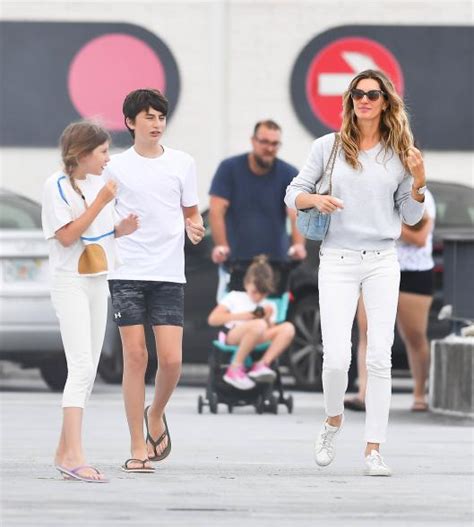 Exclusive | Gisele Bündchen shops with kids amid Tom Brady’s retirement ...