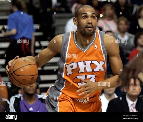 Grant hill pistons hi-res stock photography and images - Alamy