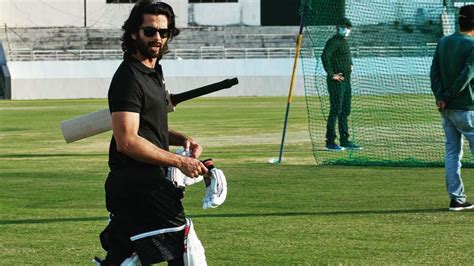 Shahid Kapoor is 'Jersey' ready; shares a glimpse from his prep