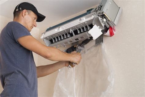 Installation of the Air Conditioner Indoor Unit Stock Image - Image of ...