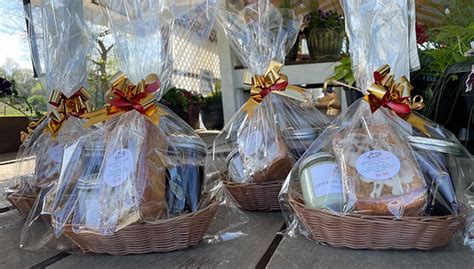 Gift Baskets | White Clover Farm