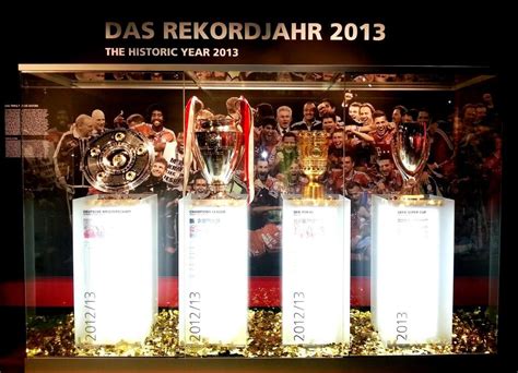 FC Bayern's record year! 4 major trophies won, and still one another ...