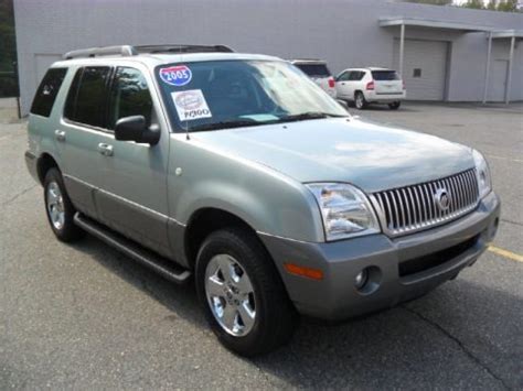 2005 Mercury Mountaineer V8 AWD Data, Info and Specs | GTCarLot.com