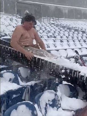 Shirtless Buffalo Bills fan braves the cold at Highmark Stadium in ...