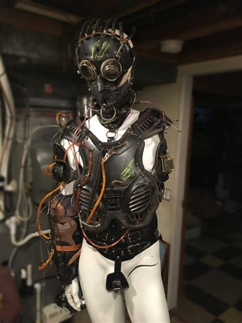 Cyberpunk Plague Doctor Armor Costume – Halloween Outfit – Clothed Eye