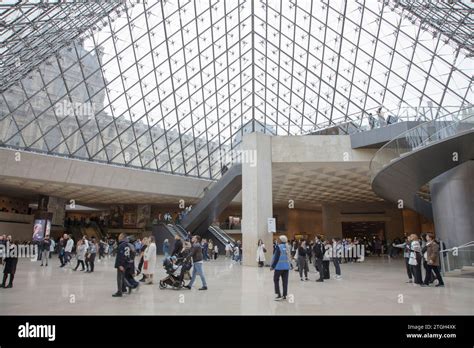 Carrousel du louvre hi-res stock photography and images - Alamy